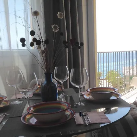Luxury In Front Of The Beach Apartment *