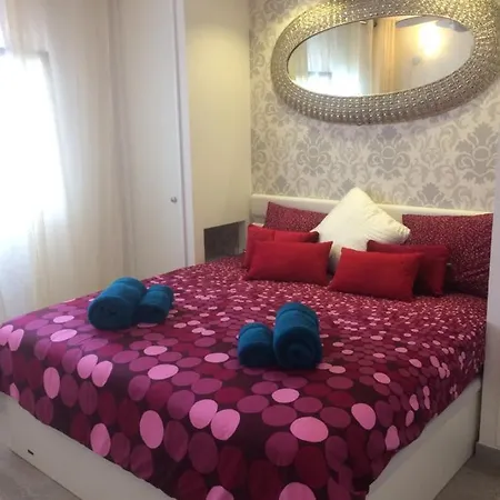 Luxury In Front Of The Beach Apartment *