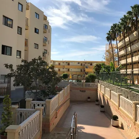 Luxury In Front Of The Beach Apartment *